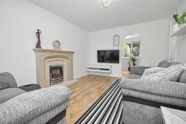 11, Kenworthy Garth, West Yorkshire photo 4