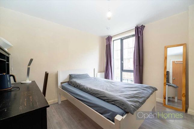15, Fletcher Court, Colindale photo 4