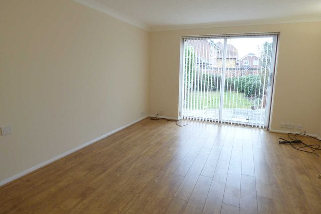 Property to rent in Waveney Close, Didcot