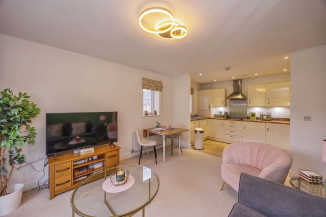 20, Oasthouse Drive, Waterlooville photo 3
