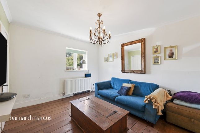 Queen Anne Cottage, Woodcote Road, Epsom photo 2