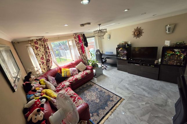 56 Winkley Court, Eastcote Lane, HARROW photo 3