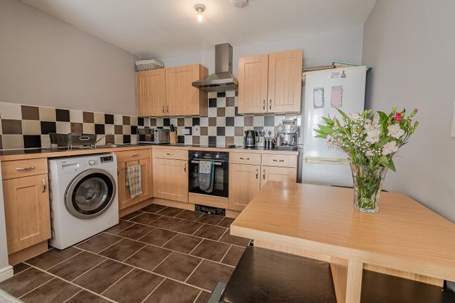 Apartment 18, Ty Capstan, Rhodfa'r Gwagenni, Barry photo 3