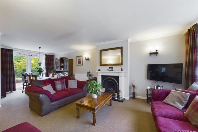 2 Dovecote Close, Princes Risborough photo 4