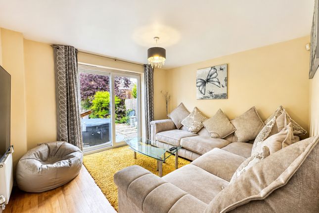 14, Haymaker Way, Cannock photo 2