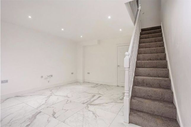 128, Wingate Road, Luton photo 4