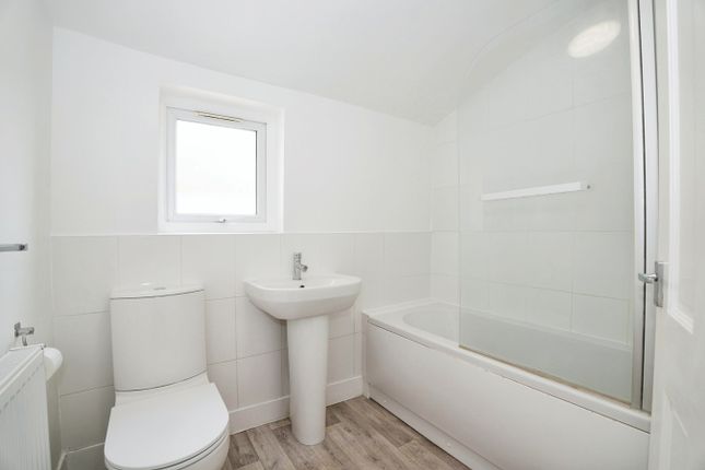 Flat for sale in Windsor Road, Ilford