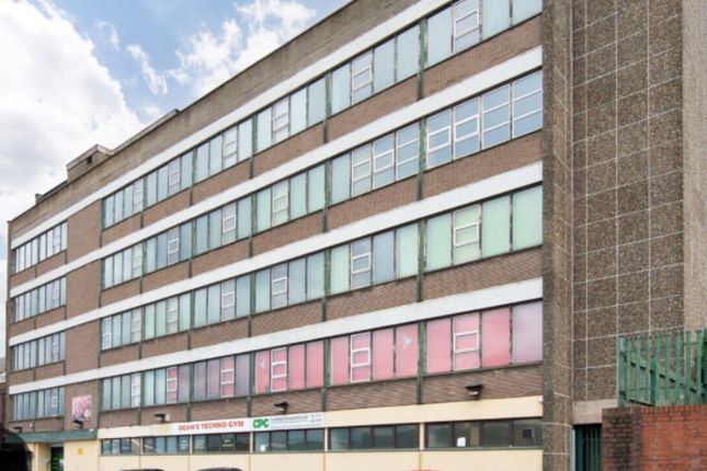 Office to let in Popes Lane, Oldbury