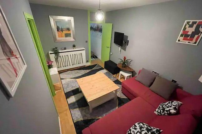 Flat 12,, Sharwood, London photo 3