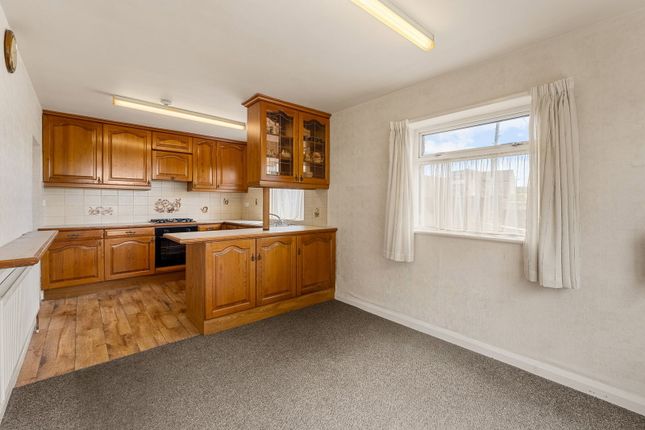 9, Long Lane, Bradford photo 4