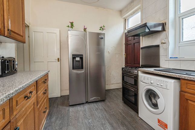 7, Fitzroy Road, Bradford photo 3