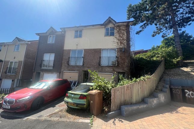 2-bed terraced on 17 Bramble Close, Plymouth, £125,000