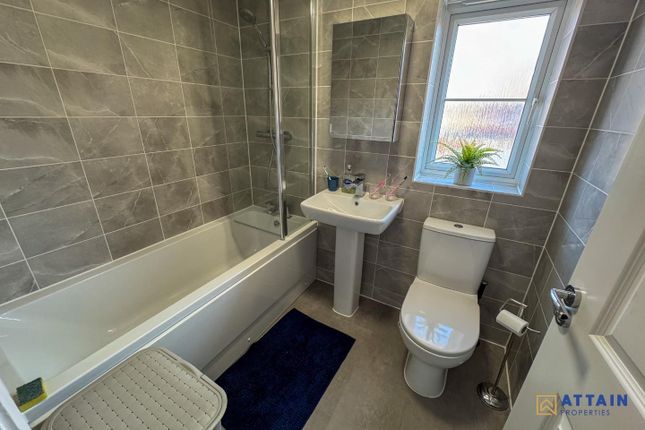 Family Bathroom.Jpg