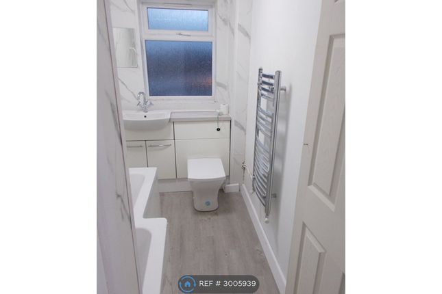 Sandringham Court, Queen Elizabeth Road, Nuneaton photo 3