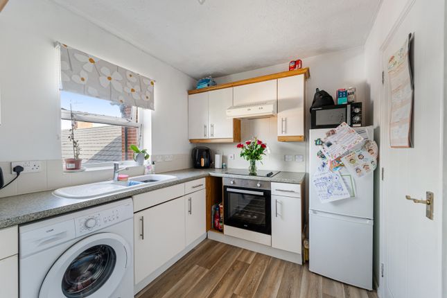 72 Rowan Place, Weston s Mare photo 3