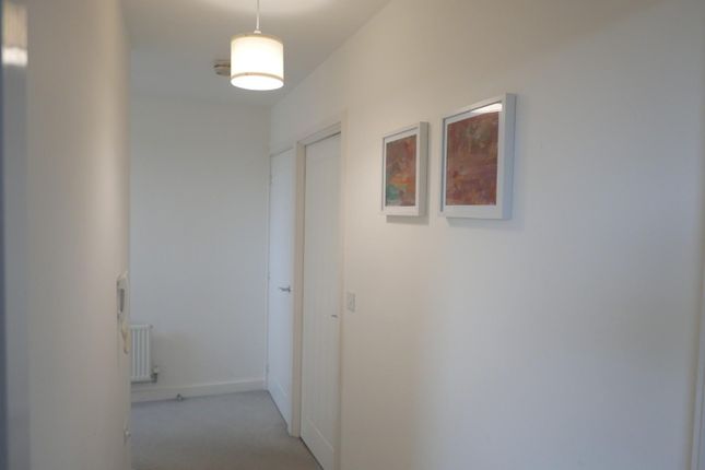 Flat 26, 37, Marine Crescent, Ilford photo 2