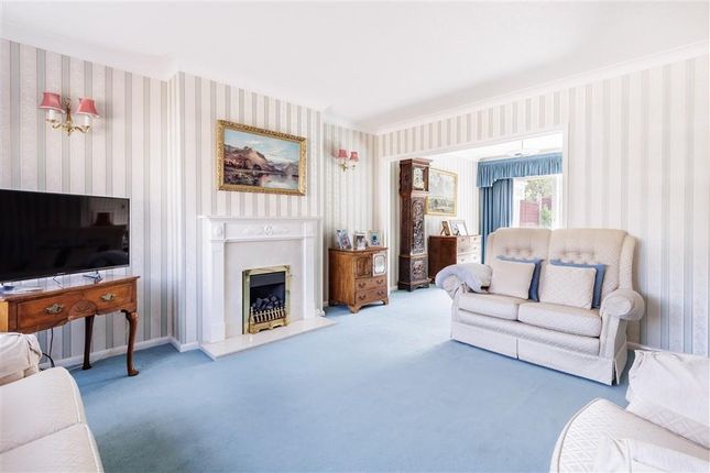 35, Purlieu Way, Theydon Bois photo 4