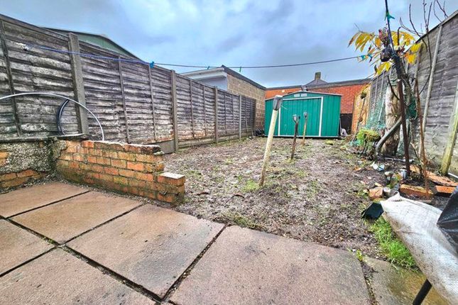 35 Repton Avenue, Hayes photo 4