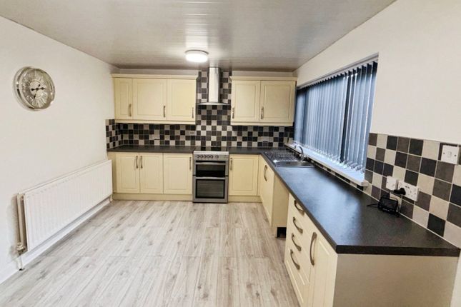 8, Coleridge Gardens, Stanley photo 2