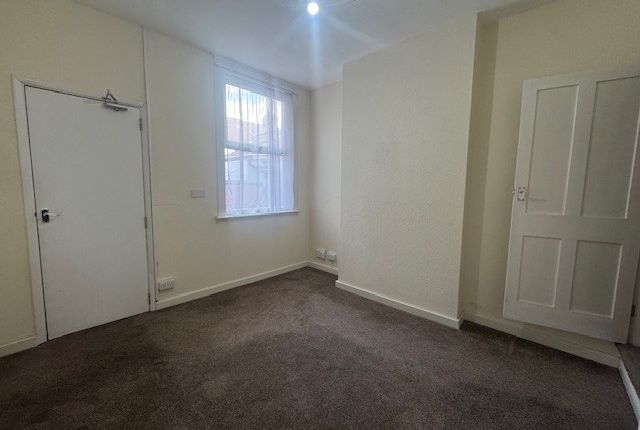 172, Leicester photo 3