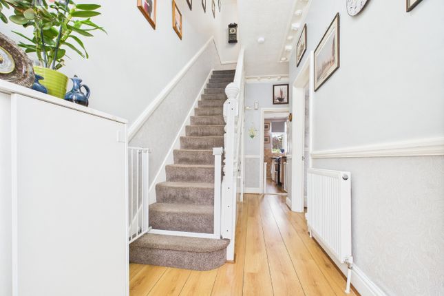 48 Lovelace Gardens, Southend-On-Sea, Essex photo 4