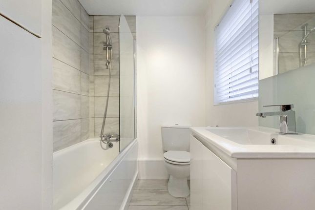24A, Darlan Road, London photo 5