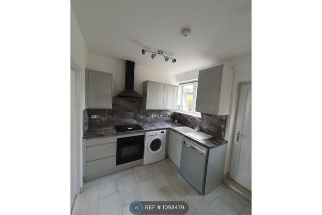 Thumbnail Semi-detached house to rent in Hyde View Road, Harpenden