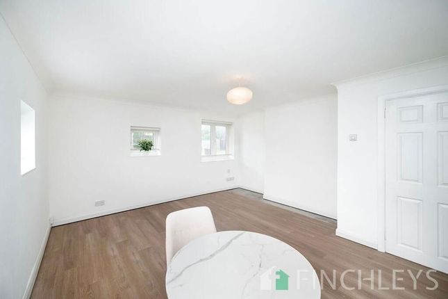 Flat 3, Malvern Lodge, Torrington Park, London photo 2