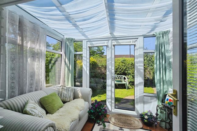 45, Avondale, Ash Vale photo 3