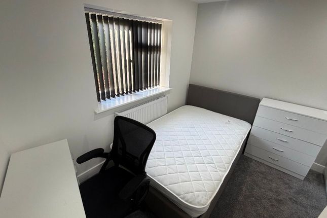 Room 5, 124 Queen Margarets Road, Coventry photo 5