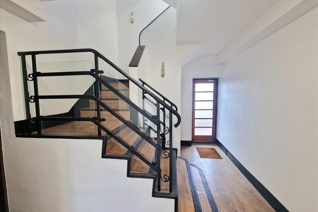 11, Allerford Court, London photo 3