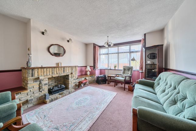 200, Herlwyn Avenue, Ruislip photo 3