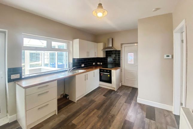 14, Marina Road, Stockport photo 3