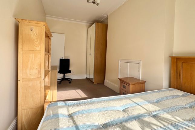 71 Queensway 3, Queensway, London photo 3