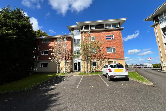 Flat to rent in The Lodge, Lowmoor Road, Kirkby In Ashfield NG17