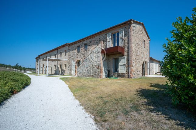 Villa for sale in Volterra, Pisa, Tuscany