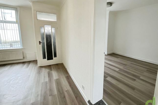 4 Hollins Grove Street, Darwen photo 3