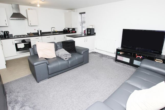 83, Rosso Close, Doncaster photo 2