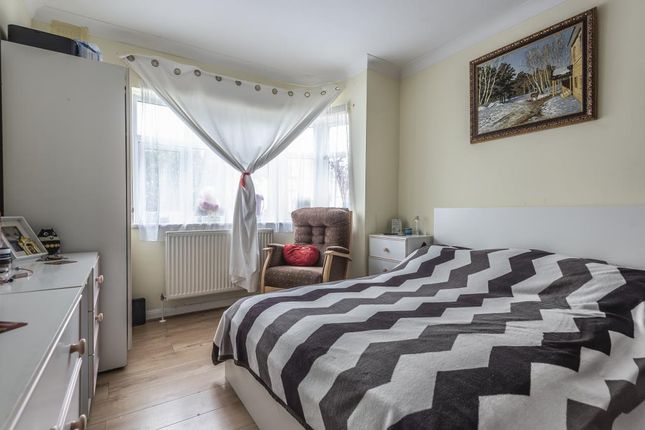 60a Hampshire Avenue, Slough, Berkshire photo 4