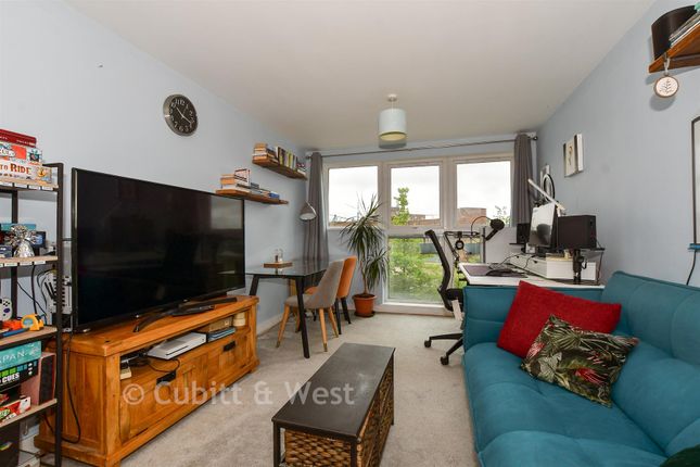 1-bed flat on Ash Court, Park View Road, Leatherhead, £210,000