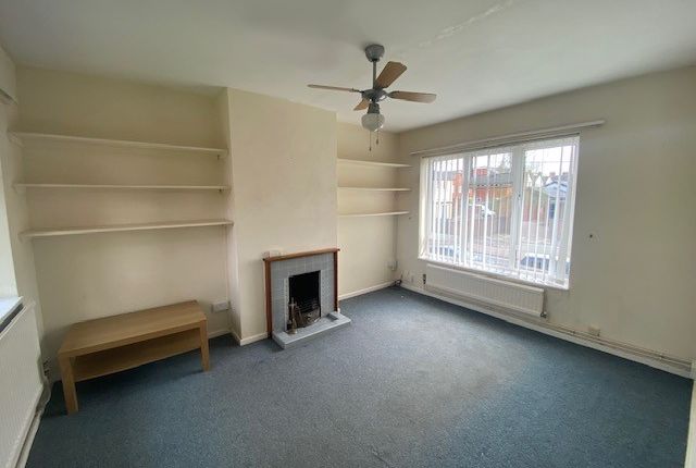 Duplex to rent in Haseldine Road, London Colney