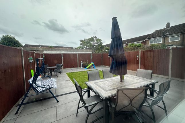 Semi-detached house to rent in Pennine Way, Hayes