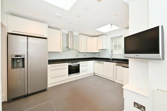 Thumbnail Town house to rent in Violet Hill, St Johns Wood