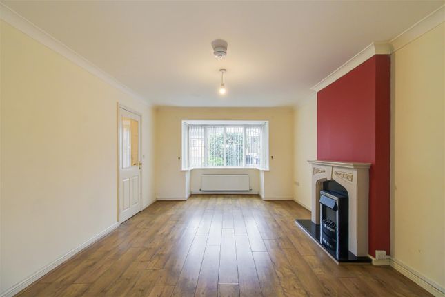 24, Kirkland Gardens, Monk Bretton, Barnsley photo 4