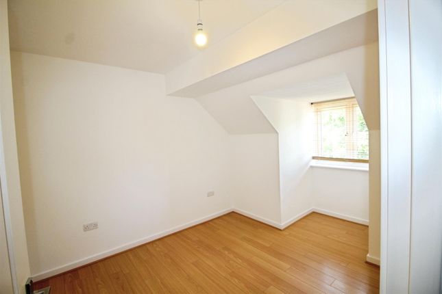 85, The Oaks, Leeds photo 5