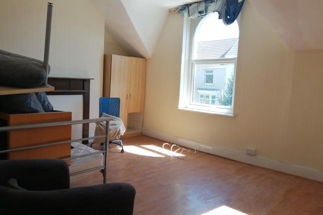 Maisonette to rent in Eaton Crescent, Uplands, Swansea