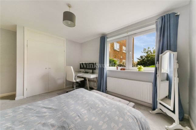 Flat for sale in Shannon Way, Beckenham