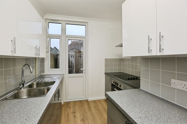 64, Eastbourne Avenue, Gosport photo 2