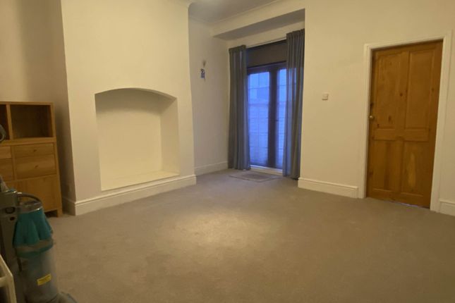 255, Denton Lane, Oldham photo 4