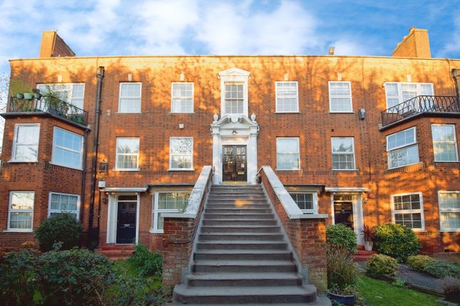 Flat for sale in Hocroft Court, Childs Hill, London